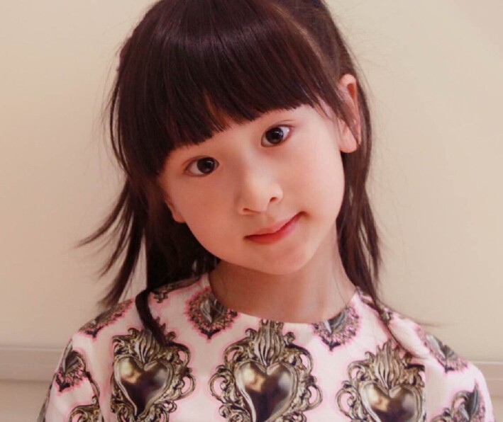 森碟庆生搞怪玩自拍 风一样的女子再次来袭 森碟庆生搞怪玩自拍 风一样的女子再次来袭