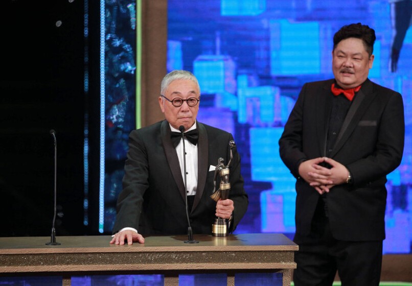 金像奖刘青云、赵薇分获帝后 群星闪耀深V满眼 金像奖刘青云、赵薇分获帝后 群星闪耀深V满眼
