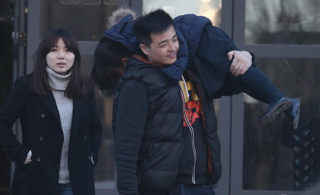王诗龄性格开朗不撒娇 与司机疯玩李湘省心 王诗龄性格开朗不撒娇 与司机疯玩李湘省心