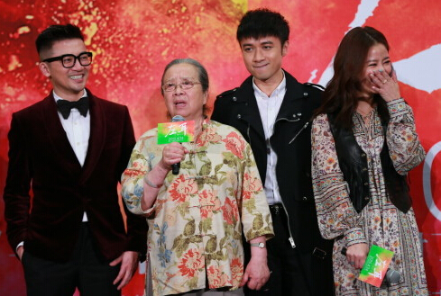 《左耳》票房两天破亿 苏有朋成导演中的黑马 《左耳》票房两天破亿 苏有朋成导演中的黑马