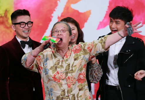 《左耳》票房两天破亿 苏有朋成导演中的黑马 《左耳》票房两天破亿 苏有朋成导演中的黑马