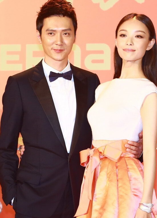 倪妮与冯绍峰三年恋情宣布结束 与春哥密照曝光 倪妮与冯绍峰三年恋情宣布结束 与春哥密照曝光