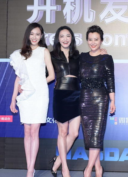 姚晨新片吻小男生害羞自嘲:像是欺负小弟弟 姚晨新片吻小男生害羞自嘲:像是欺负小弟弟