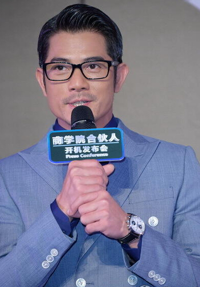 姚晨新片吻小男生害羞自嘲:像是欺负小弟弟 姚晨新片吻小男生害羞自嘲:像是欺负小弟弟